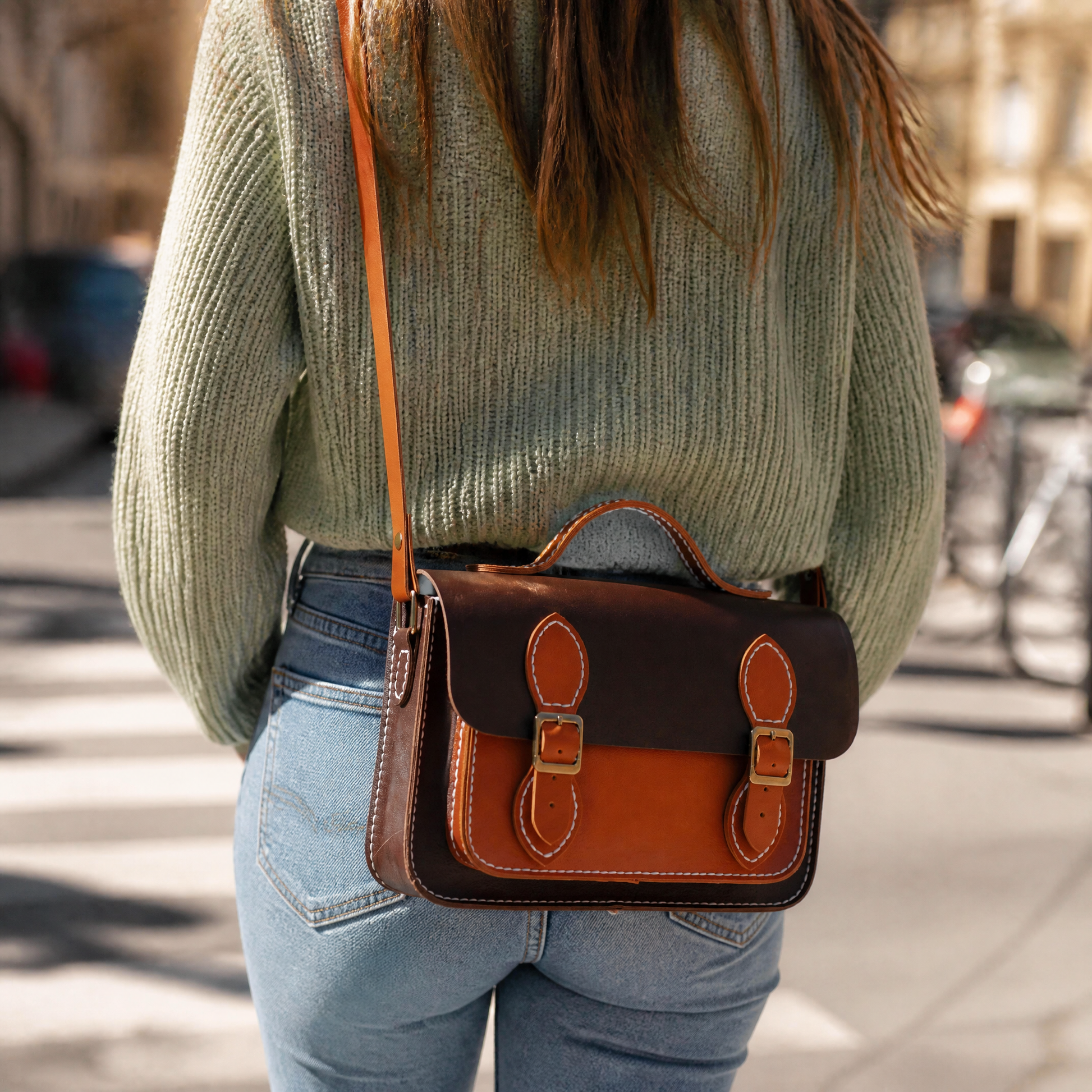 Saar gedragen als crossbody